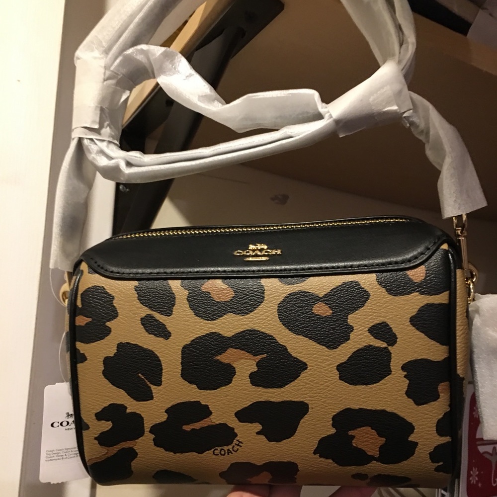 🆕Coach leopard crossbody bag - Picture 2 of 4